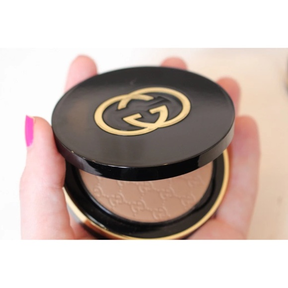 Gucci Face Golden Glow Bronzer in 010 Caribbean Ochre - Picture 2 of 6